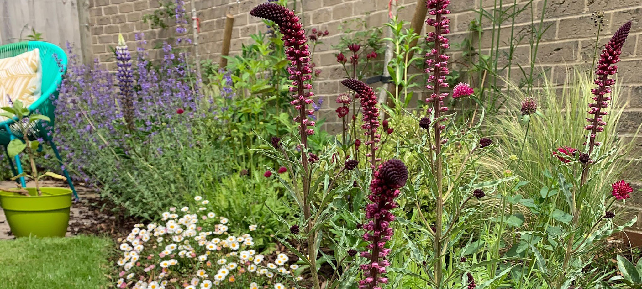 small garden banner